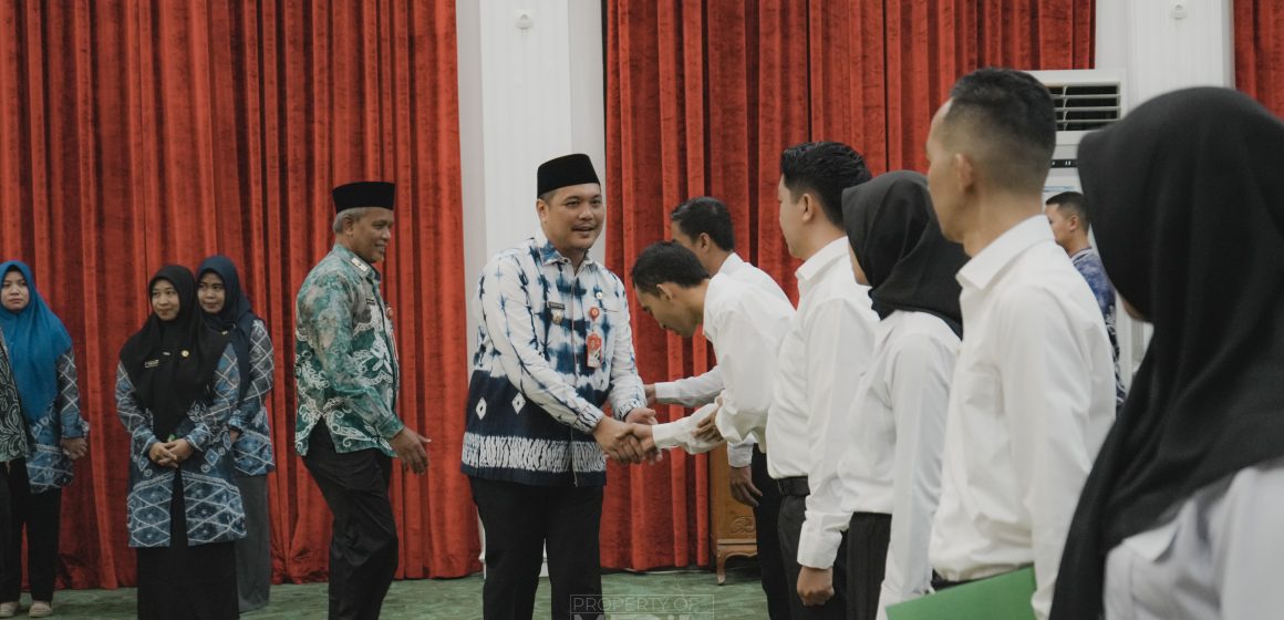 Aditya Lantik 16 Orang PPPK Fungsional Teknis dan Guru Formasi Tahun 2022
