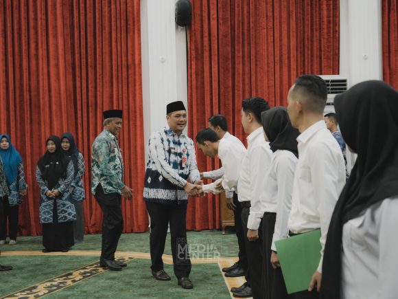 Aditya Lantik 16 Orang PPPK Fungsional Teknis dan Guru Formasi Tahun 2022