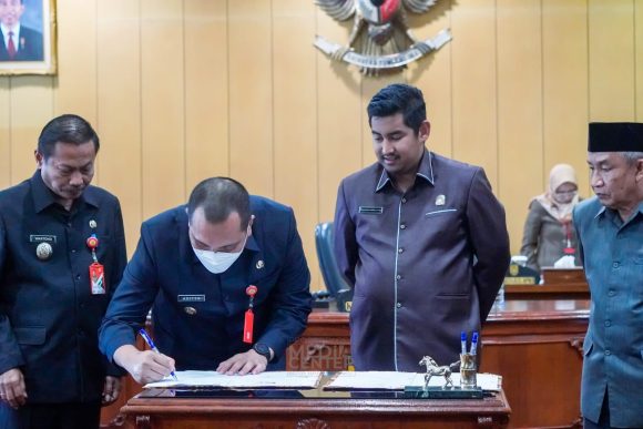 DPRD Setujui Perda APBD Tahun Anggaran 2022