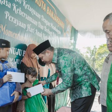 WhatsApp Image 2023-07-28 at 11.42.52 Wali Kota Aditya Berikan Santunan, Harapkan Masa Depan Gemilang untuk Anak Yatim