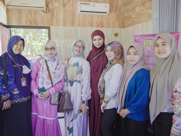 Alhamdulillah, Alumni Sekolah Gratis Binaan Vivi Zubedi Raih Omzet 9 Juta