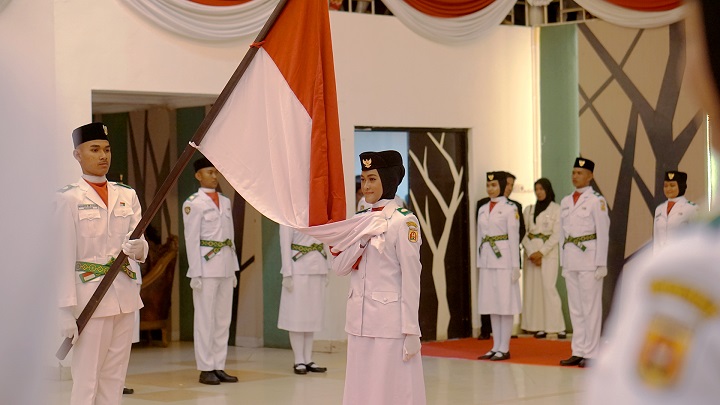 1 1 Semangat Patriotisme dan Nasionalisme, Paskibraka Kota Banjarbaru Resmi Dikukuhkan Wali Kota Banjarbaru.
