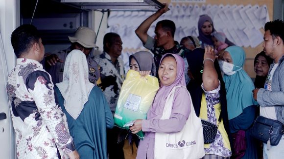 Pasar Murah Di Kelurahan Landasan Ulin Timur, Dalam Waktu Setengah Jam Ludes Terjual.