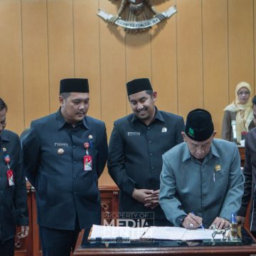 WhatsApp Image 2023-08-07 at 21.14.05 DPRD Kota Banjarbaru Sahkan KUA PPAS 2023 dan Raperda Ketahanan Pangan