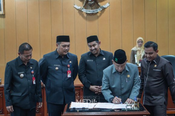 DPRD Kota Banjarbaru Sahkan KUA PPAS 2023 dan Raperda Ketahanan Pangan