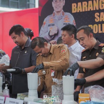 WhatsApp Image 2023-09-19 at 18.27.16 Wartono Bersama Forkopimda Banjarbaru Musnahkan Sabu bernilai Miliaran Rupiah