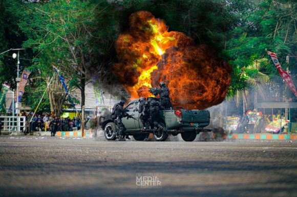 Atraksi Memukau Meriahkan HUT TNI di Banjarbaru