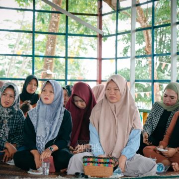 WhatsApp Image 2023-10-19 at 14.37.17 Bincang Temu Literasi, Dorong Ibu-Ibu Kampung Purun Tingkatkan Pemasaran Digital