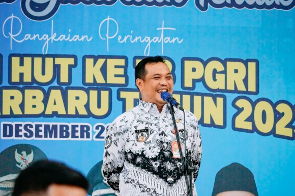 Ribuan Guru Banjiri GOR Rudy Resnawan