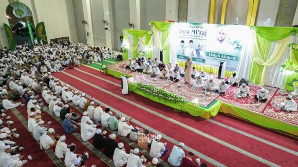 Isra Mi’raj Di Masjid Agung Al-Munawwarah Hadirkan Habib Ahmad Bin Muhammad Al Kaf.