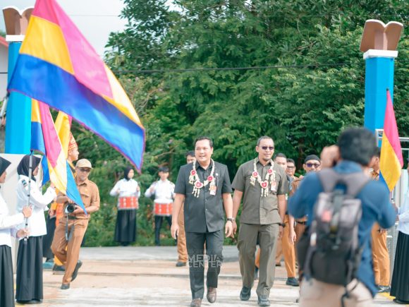 Aditya Resmikan Bangunan baru di SMPN 5