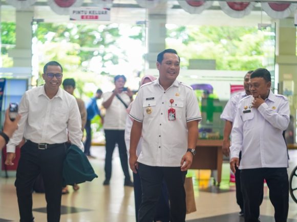 Aditya: Pelayanan Publik Tidak Ada Kata Cukup Dan Baik, Ulun Minta Berikan Pelayanan Harus Terus Berkreasi Dan Berinovasi.