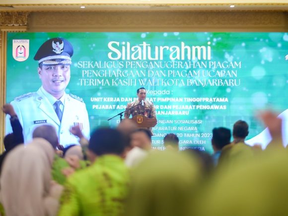 Aditya Berikan Piagam Penghargaan Kinerja Kepada 607 ASN, Dan Juga Umumkan Kenaikan TPP.