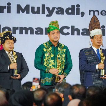 Bangga, Aditya Terima Penghargaan pada Peringatan HPN yang diikuti Presiden Jokowi