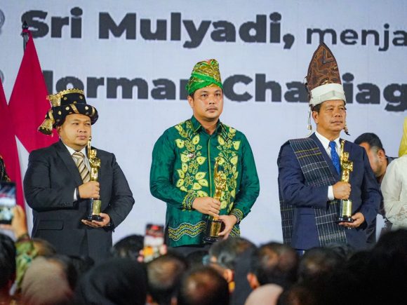 Bangga, Aditya Terima Penghargaan pada Peringatan HPN yang diikuti Presiden Jokowi