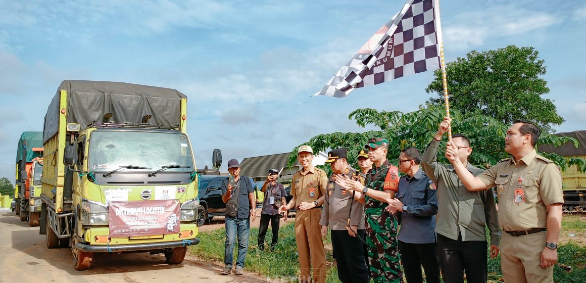 Wali Kota Banjarbaru Lepas Secara Langsung Pendistribusian Logistik Pemilu 2024