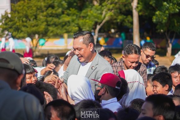 Aditya Tinjau GERTAK BAPUPUTIK di SDN 2 Loktabat Selatan
