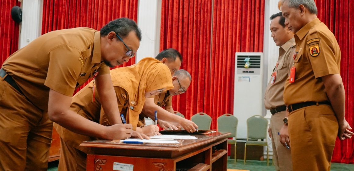 Seluruh SKPD di Banjarbaru Tandatangani Perjanjian Kinerja