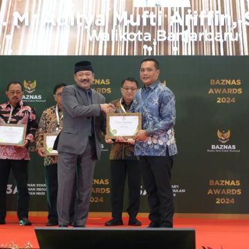 Berhasil Mengelola Dan Mengembangkan Zakat Terbaik, Wali Kota Aditya Raih Penghargaan Baznas Award 2024.