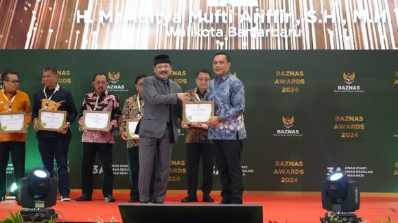 Berhasil Mengelola Dan Mengembangkan Zakat Terbaik, Wali Kota Aditya Raih Penghargaan Baznas Award 2024.