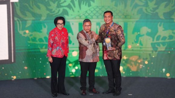 Juara Lagi! Banjarbaru Kembali Raih Piala Adipura.