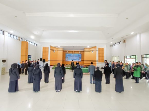 Lantik Kepala Sekolah, Sekda Banjarbaru Harapkan Kualitas Pendidikan Meningkat