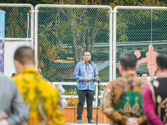 Wali Kota Banjarbaru Menyampaikan Sasmbutan - Foto : (Ijong)