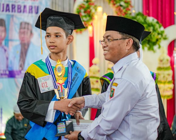 Meriah, Prosesi Khataman Al-Quran dan Wisuda Santri