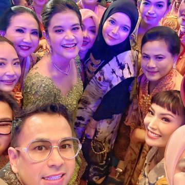 IMG_8815 Ketua Dekranasda Kota Banjarbaru Hj. Vivi Mar’i Zubedi Aditya Mufti Ariffin Mengikuti rangkaian peringatan HUT ke – 44 Dewan Kerajinan Nasional di Solo