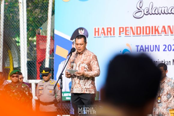 Upacara Peringati Hari Pendidikan Nasional dan Hari Otonomi Daerah ke – 28