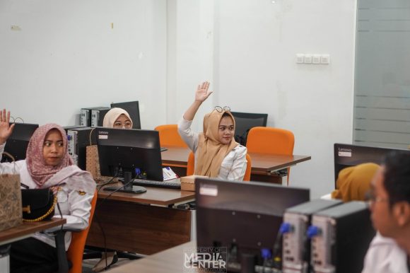Bimtek Sebagai Peningkatan Transparansi dan Keamanan Informasi Publik Untuk Para Admin PPID di Banjarbaru.