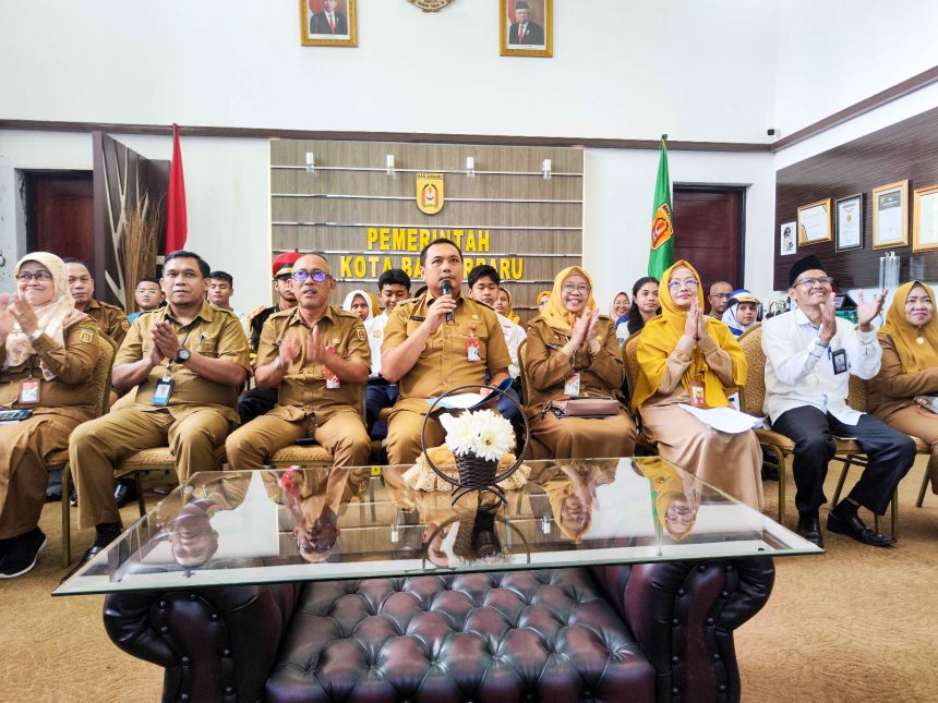 WhatsApp Image 2024-05-14 at 1.25.51 AM Wali Kota Banjarbaru Dukung SMPN 2 Ikuti Lomba Tingkat Nasional