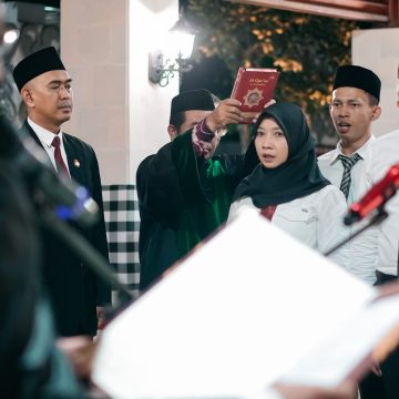 25 Anggota PPK Resmi di Lantik, Wali Kota Banjarbaru Tekankan Integritas