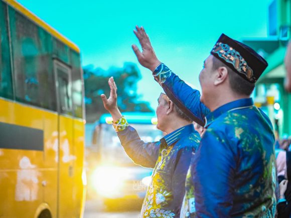Lepas Jemaah Haji, Wali Kota Banjarbaru Sampaikan Pesan Khusus