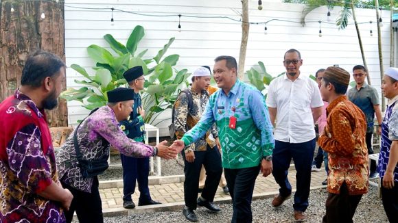 Wali Kota Aditya Inginkan Terus Tingkatkan Kualitas Pendidikan Agama Islam.
