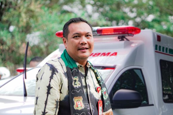 Aditya Bagikan 2 Unit Ambulans ke Puskesmas Sungai Ulin Untuk Meningkatkan Pelayanan Kesehatan Kota Banjarbaru