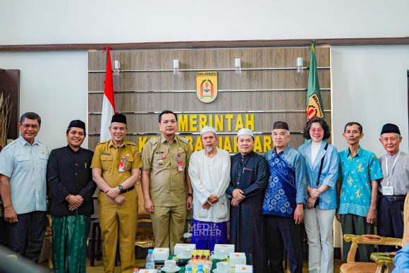 Wali Kota Banjarbaru Duduk Bersama Para Ulama Bicarakan Isu Viral TPU Lintas Agama