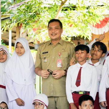 WhatsApp Image 2024-07-29 at 11.19.30_e2347f54 Aditya Kunjungi SMP Muhammadiyah 2: Siap Bangun Fasilitas Pendidikan Baru