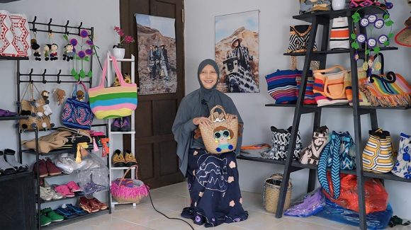 Berkat diboyong Vivi Zubedi ke New York dan Paris, Omzet Bhanjaruu Bag Capai 15 Juta per Bulan