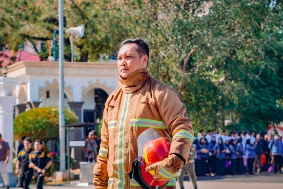 ‘Kebakaran’ di Murdjani, Wali Kota Aditya Jadi Petugas Damkar