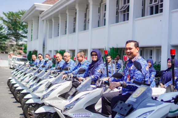 Homecare Wujudkan Masyarakat Sejahtera, Aditya Kembali Serahkan 22 Kendaraan Puskesmas Keliling