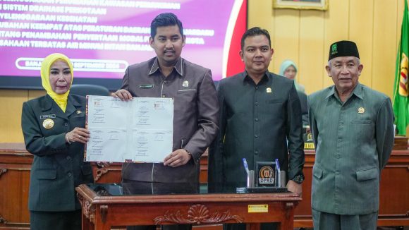 DPRD Banjarbaru Tetapkan 13 Raperda Prioritas untuk 2025, dan Tetapkan 4 Buah Raperda
