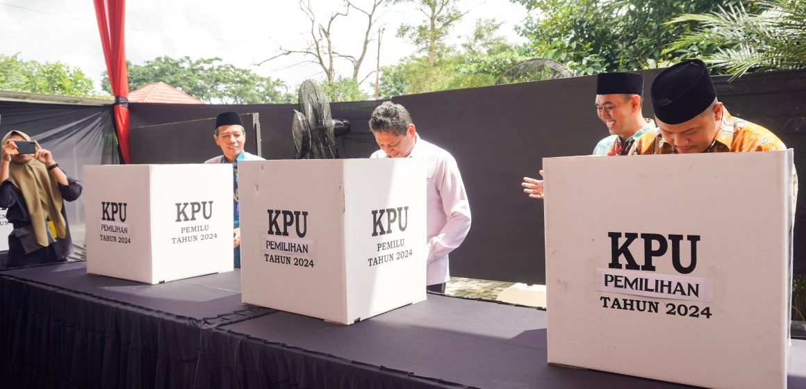 KPU Banjarbaru Gelar Simulasi Pemungutan dan Penghitungan Suara Pilkada 2024