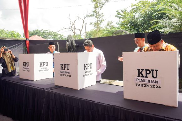 KPU Banjarbaru Gelar Simulasi Pemungutan dan Penghitungan Suara Pilkada 2024