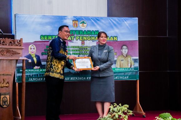 Apresiasi Pelaku Usaha dalam Bidang Pengelolaan Lingkungan Hidup, Pemko Banjarbaru Berikan Penghargaan