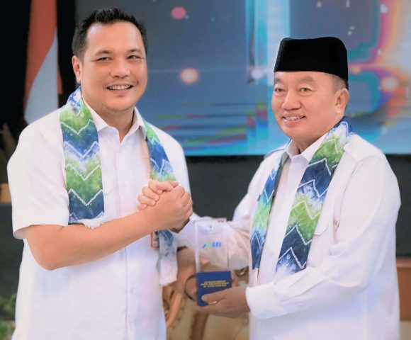 Jelang Akhir Tahun, Pemko Banjarbaru Borong Dua Penghargaan