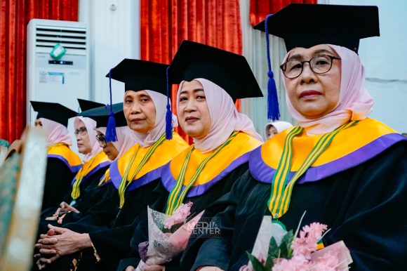 Banjarbaru Wisuda 20 Lansia dalam Program Sekolah Lansia Tangguh 2024