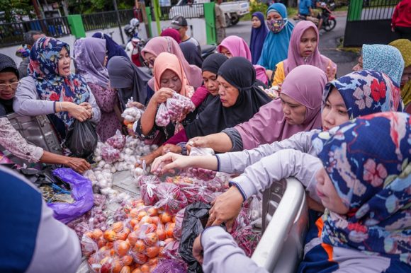 Warga Sungai Ulin: Terima Kasih Pemko Banjarbaru yang sudah Mengadakan Pasar Murah