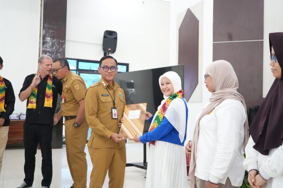 PJ Sekda Tutup Pelatihan Guru Bahasa Inggris, Tingkatkan Kompetensi Pendidik