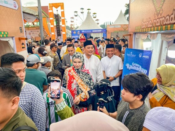 Wali Kota Aditya Buka Pasar Wadai 2025, Wisata Kuliner Ramadhan yang Tak Boleh Dilewatkan.